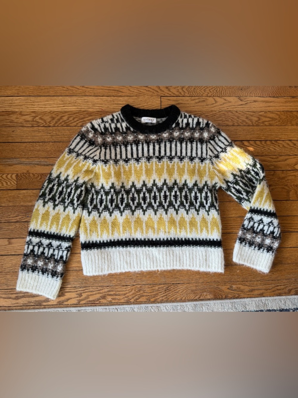 Velvet by Graham & Spencer Patterned Crewneck Sweater - Size Medium